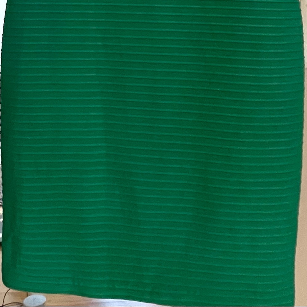 Green Clavin Klein spring/summer dress. Size 8 spandex material.